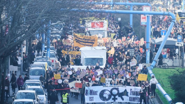   Weltweit Kundgebungen für Frauenrechte  