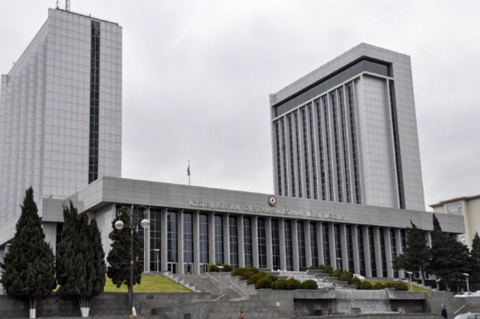  Empieza la sesión del Parlamento de Azerbaiyán 