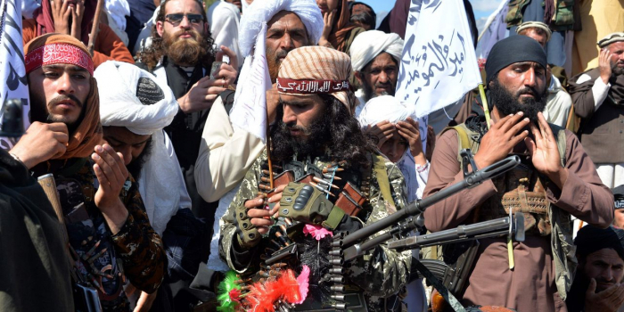  Afghanistan:   au moins 20 soldats et policiers tués dans des attaques talibanes