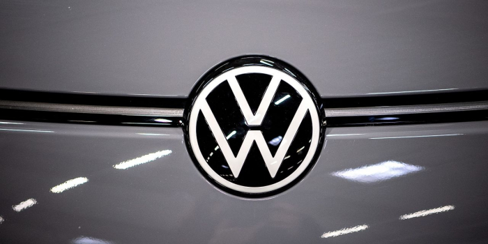 Volkswagen va fermer la plupart de ses usines européennes pour «deux à trois semaines»