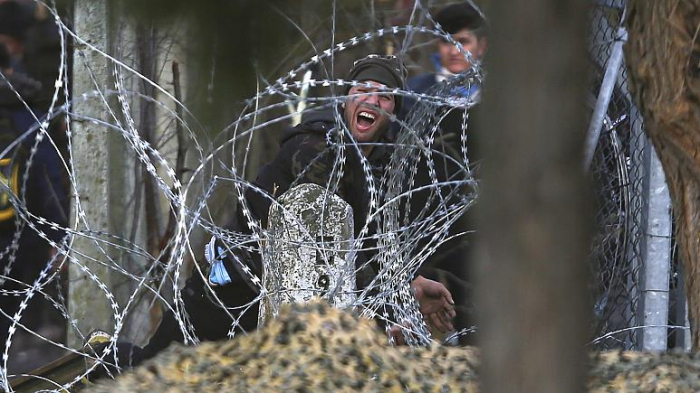 Greece cancels asylum as Turkey lets migrants travel towards Europe