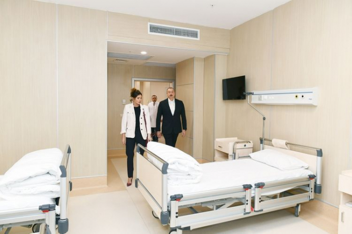   Presidente Ilham Aliyev asiste a la inauguración de una institución médica  