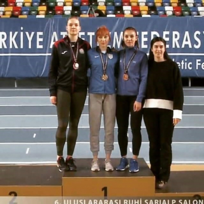   Saltadora de triple salto de Azerbaiyán gana la plata en el torneo celebrado en Estambul  