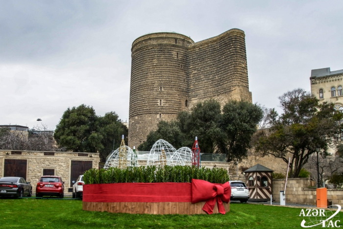   Bakú ha completado la decoración festiva en diferentes puntos de la capital  