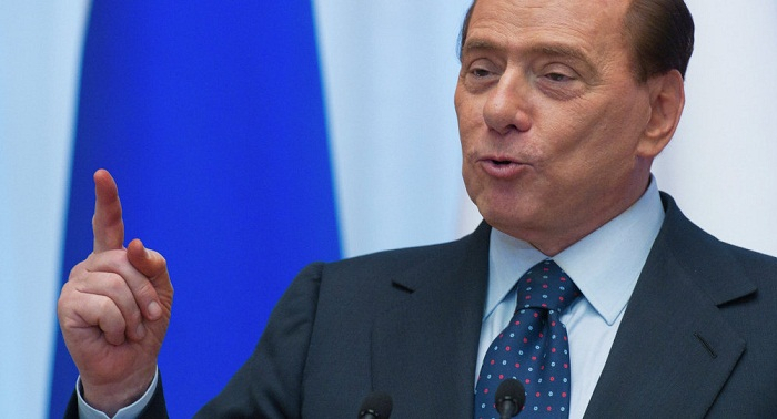 Berlusconi, 83 ans, quitte sa compagne de 34 ans pour une femme plus jeune