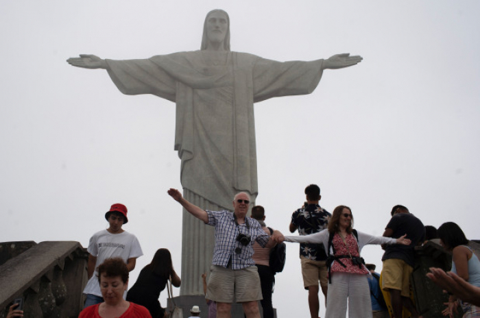 Rio de Janeiro’s Christ the Redeemer statue closes amid coronavirus scare