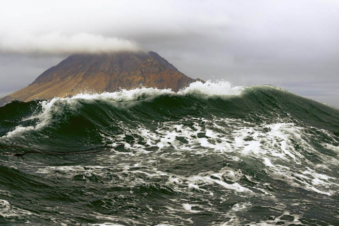   Alerte au tsunami après un fort séisme au large des îles Kouriles en Russie  