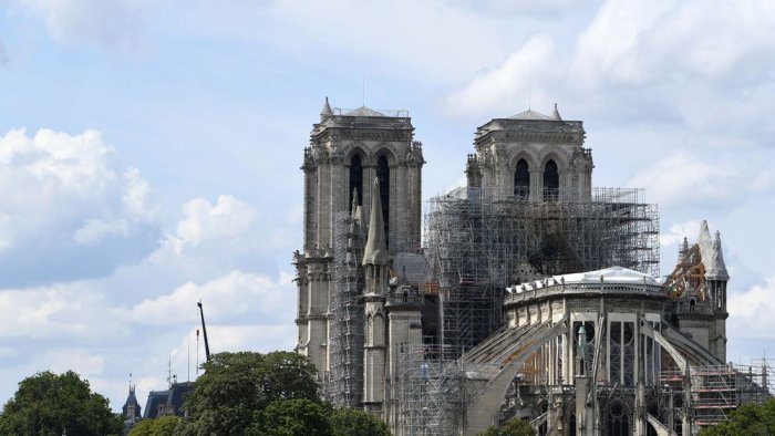 Coronavirus: le chantier de Notre-Dame interrompu