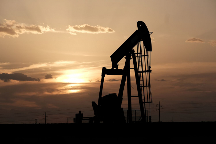 El petróleo se dispara más de un 20% desde mínimos ante la expectativa de un pacto para recortar la oferta
