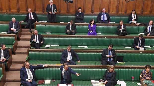 El Parlamento británico estudia cómo funcionar de modo virtual para superar el cierre