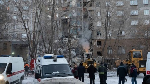 Wohnhaus im Gebiet Moskau durch schwere Gasexplosion teilweise eingestürzt - mindestens ein Toter