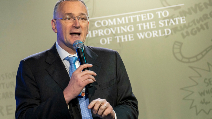 EU science chief resigns and criticises bloc’s coronavirus response