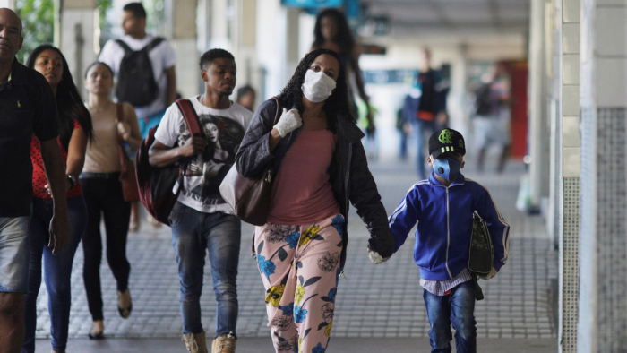   El número de muertes por covid-19 en Brasil asciende a 941 y el de contagios a 17.857  