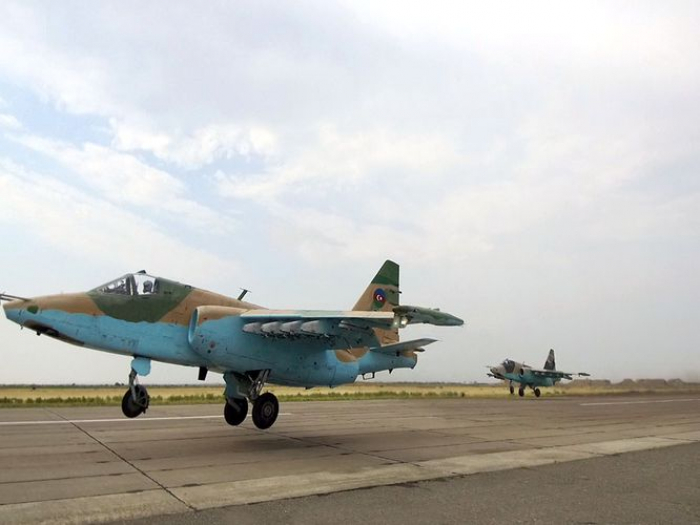MiQ-29 və Su-25 təyyarələri ilə təlim keçirilib - VİDEO + FOTO