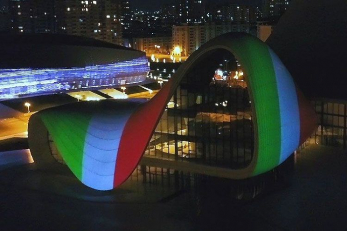  Video projection of Italian flag in Baku met with great interest in Italy 