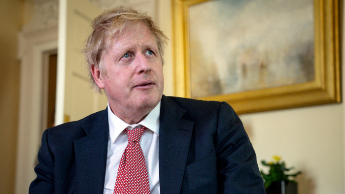 Boris Johnson da negativo por coronavirus antes de salir del hospital