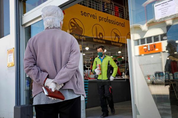   El coronavirus es ya la principal preocupación de los españoles, según el CIS  