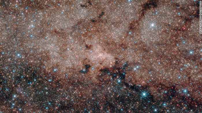 The Milky Way may be kicking stars into its outer halo