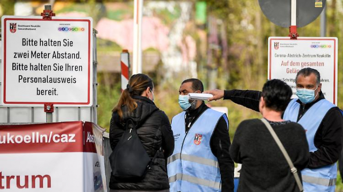 Zahl der aktiven Infektionen unter 45.000