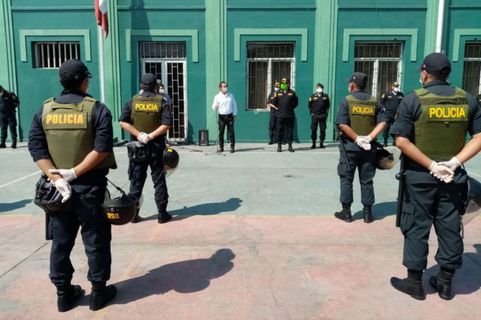 La crisis de la covid-19 tumba al ministro del Interior de Perú