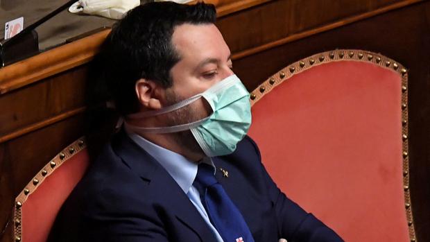Salvini se hunde en las encuestas por el desastre de la Liga en la gestión de la epidemia en Lombardía
