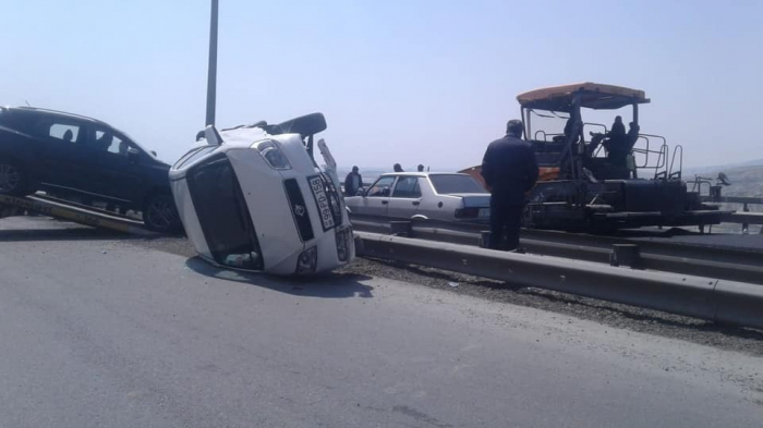 Bakıda yol qəzası tıxac yaratdı