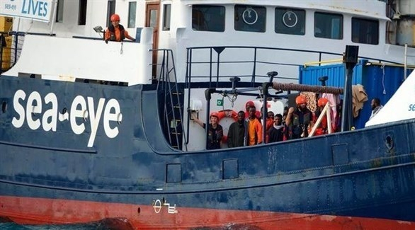 إيطاليا تنقل مهاجري سفينة "آلان كردي" إلى سفينة عزل صحي
