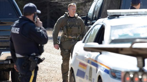 Canada: un homme armé tue au moins 16 personnes avant d