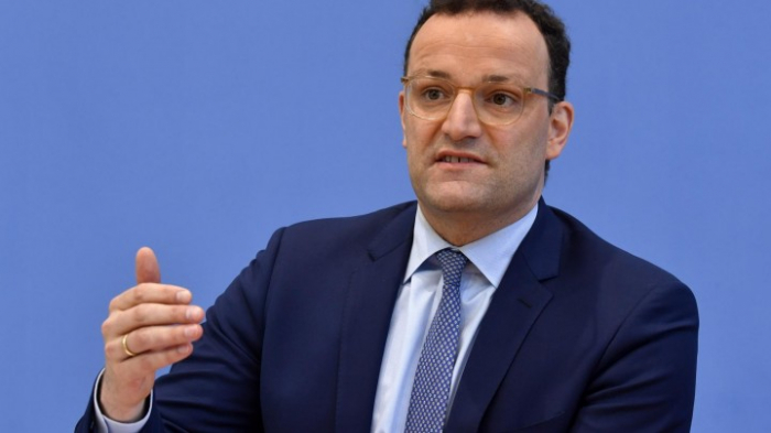 Spahn rechnet mit Monaten der Entwicklung eines Coronavirus-Impfstoffs