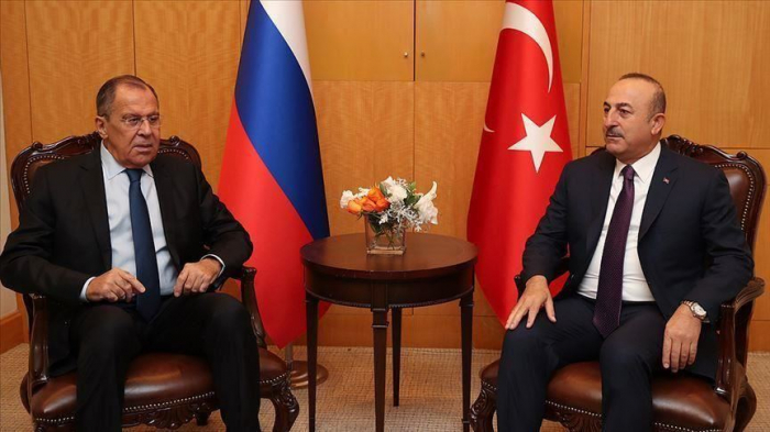 Turkish, Russian foreign ministers speak over phone