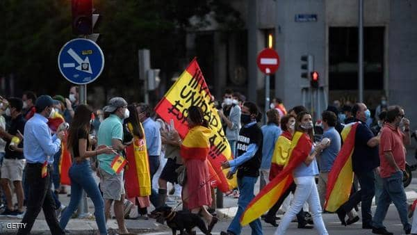 إسبانيا.. "تمديد إستثنائي" للطوارئ وسط احتجاجات شعبية