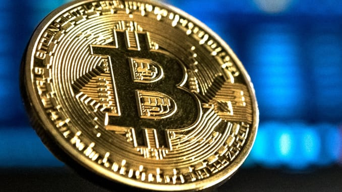 Le bitcoin franchit la barre des 10.000 dollars pour la première fois depuis des mois