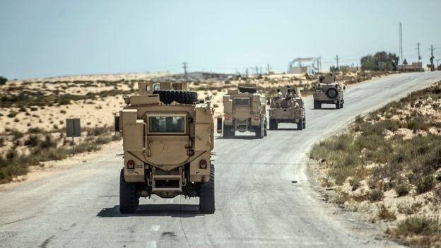 متحدث عسكري: مقتل وإصابة 10 من أفراد الجيش المصري في انفجار عبوة ناسفة بسيناء
