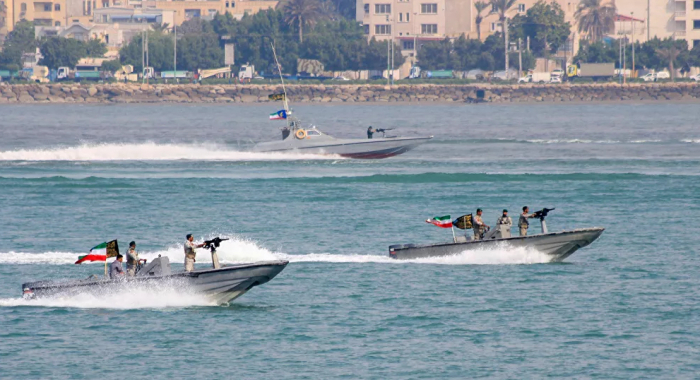 "سيكون أكثر اقتدارا"... إيران تفاجئ الخليج بـ"زوارق قتالية وهجومية"