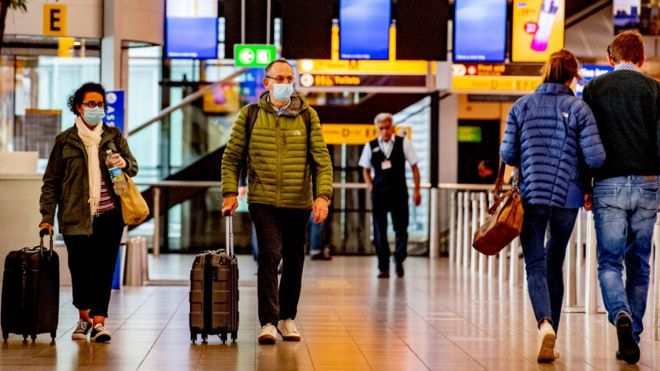 Coronavirus: Air passengers told to wear face masks