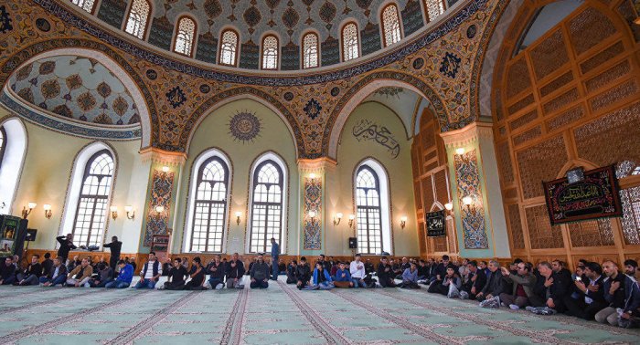 Iran to open mosques in 132 counties