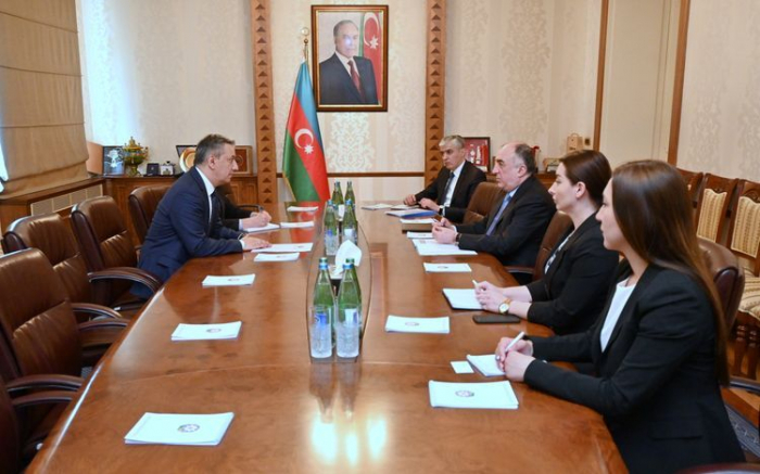  Le chef de la diplomatie azerbaïdjanaise reçoit le nouvel ambassadeur d