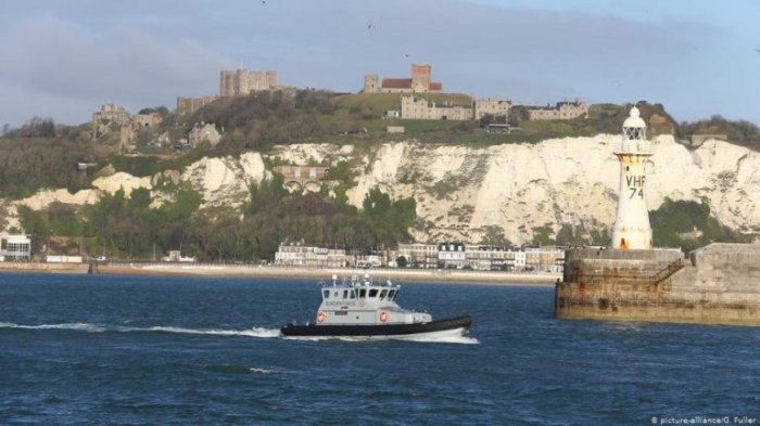 British coastguards rescue more than 120 migrants in Channel