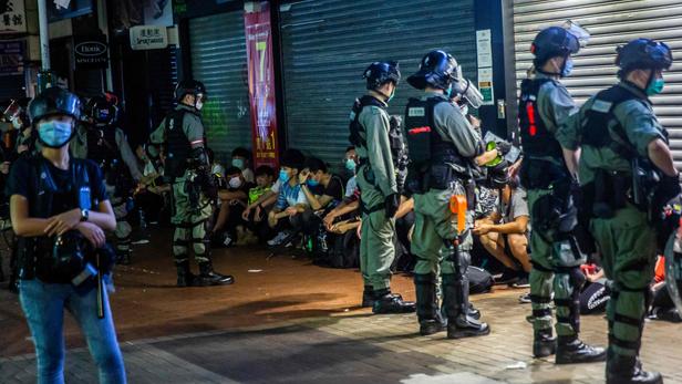 Plus de 200 arrestations à Hong Kong lors de manifestations pro-démocratie