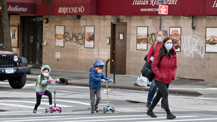 "Tomen esto en serio": Gobernador de Nueva York alerta sobre el raro síndrome inflamatorio que ya afecta a casi 100 niños