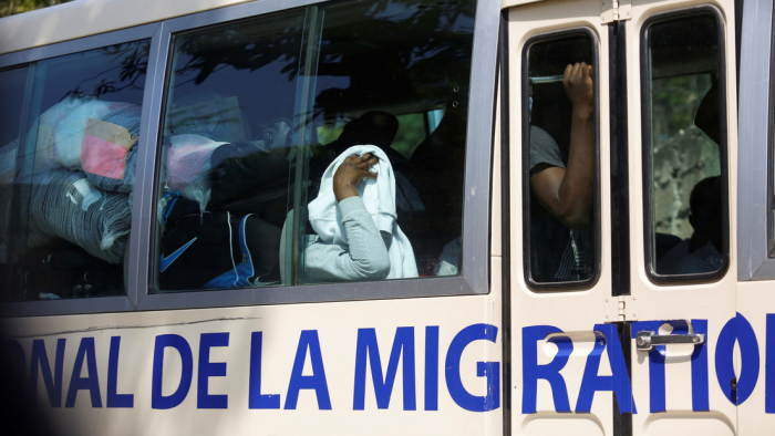 Denuncian que EE.UU. deporta a menores no acompañados, en vez de liberarlos, con el covid-19 de pretexto