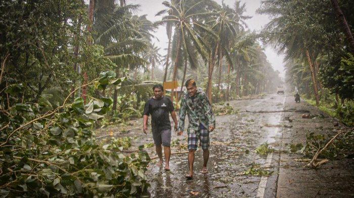 Typhon aux Philippines:  140.000 personnes dans des abris d