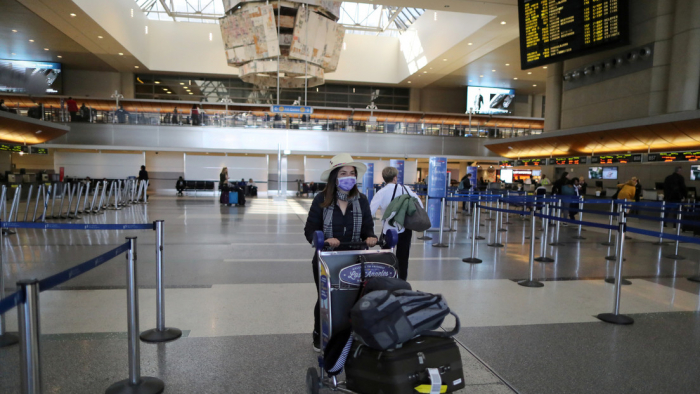 EEUU podría medir la temperatura de los pasajeros en los aeropuertos por el covid-19