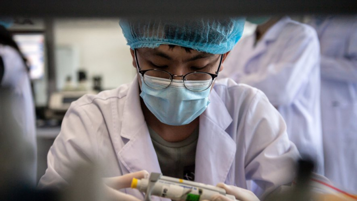 Un laboratoire chinois pense pouvoir stopper la pandémie «sans vaccin»