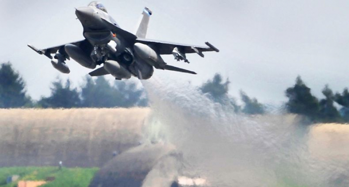 Beinahe-Kollision von F-16-Jets nahe Los Angeles – Video