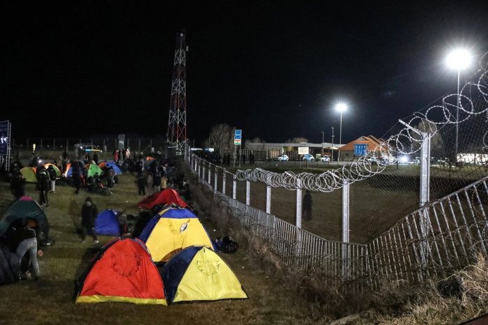 La Hongrie va fermer les camps de migrants en zone de transit