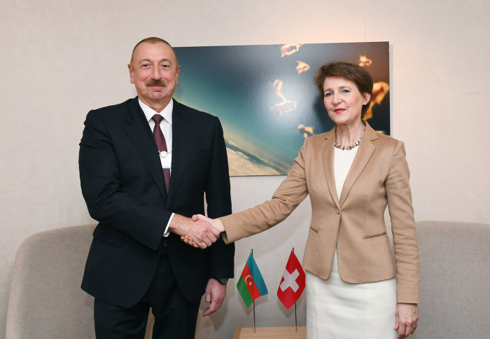   Presidenta suiza felicita a Ilham Aliyev  