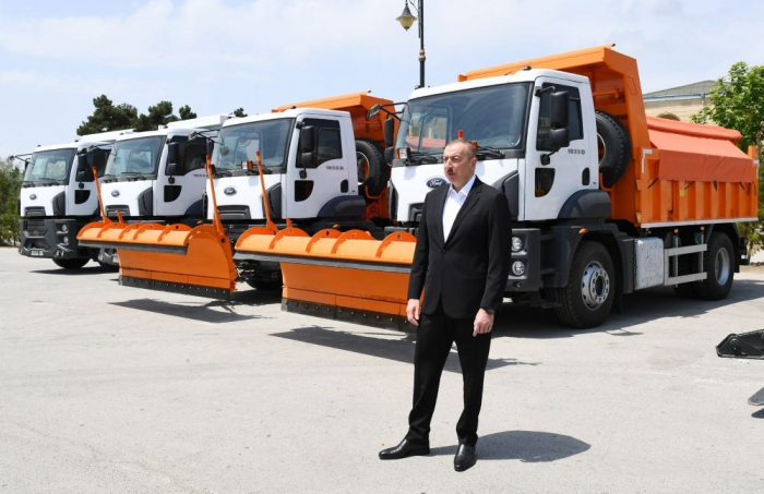  "Es gibt immer noch veraltete Busse in Baku" -   Präsident    