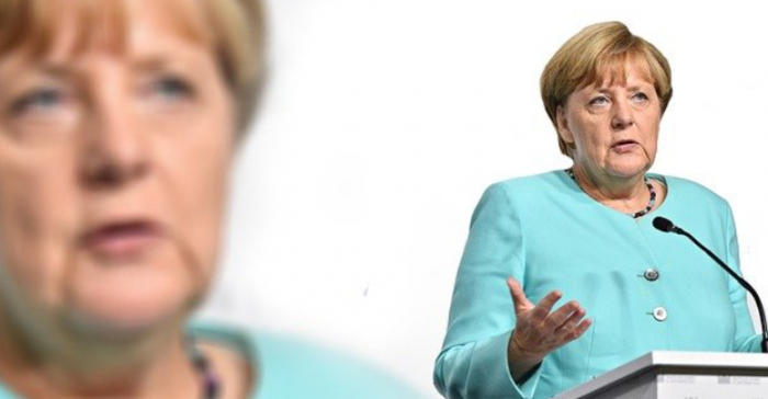     Corona-Krise:     Merkel besteht weiterhin auf verpflichtenden Mindestabstand