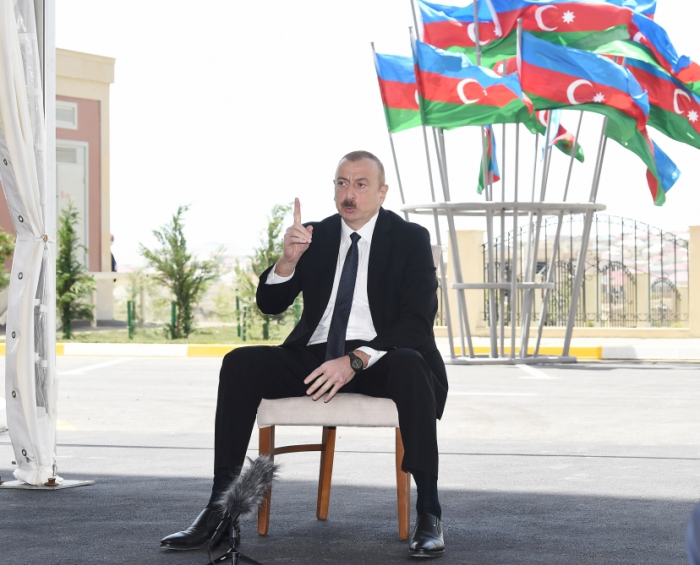     Präsident:   "Die Beilegung des Karabach-Konflikts ist ein historisches Thema."  